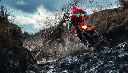 开云官网app-逆境中的坚持：赛季中逆转战局的惊险瞬间，逆境之中